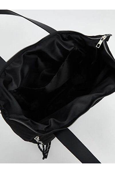 LC Waikiki Μαύρη γυναικεία τσάντα ώμου από ύφασμα αλεξίπτωτου με καπιτονέ