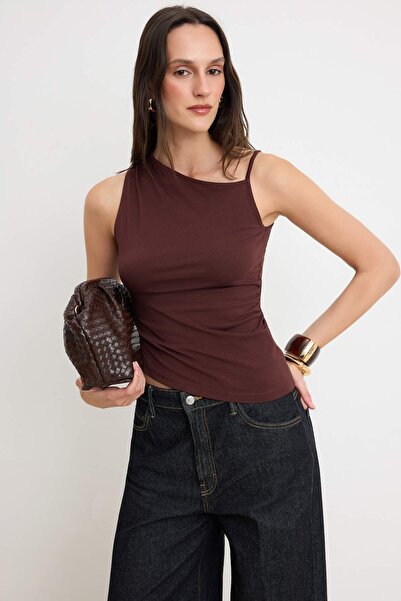 Trendyol Kollektion Braune, figurbetonte, ärmellose, dehnbare Strickbluse aus...