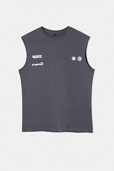 Trendyol Kollektion Anthrazitfarbenes, übergroßes/Weitschnitt-Unterhemd aus 1...