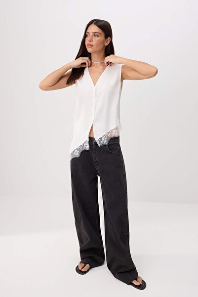 Συλλογή Trendyol Εκρού Δαντελένια Λεπτομερής Σατέν Μπλούζα TWOSS26BZ00683