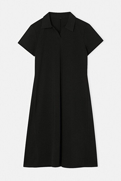 Trendyol Curve Μαύρο φόρεμα με λαιμόκοψη πόλο από βαμβάκι, ελαστικό πλεκτό, μ...