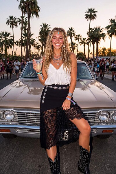 Συλλογή Trendyol Μαύρη δαντελένια πλεκτή φούστα με λεπτομέρειες TWOSS26ET00116