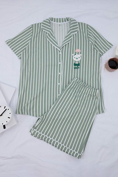 Trendyol Curve Σετ πιτζάμες με στάμπα μέντας, πλεκτό γιακά πουκάμισου και για...
