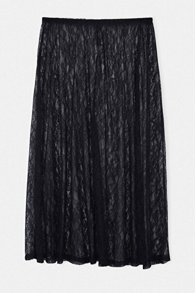 Trendyol Curve Μαύρη δαντελένια πλεκτή φούστα μίντι χωρίς επένδυση σε μεγάλο ...