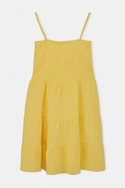 Trendyol Curve Ανοιχτό κίτρινο υφαντό φόρεμα μουσελίνας μεγάλου μεγέθους TBBS...