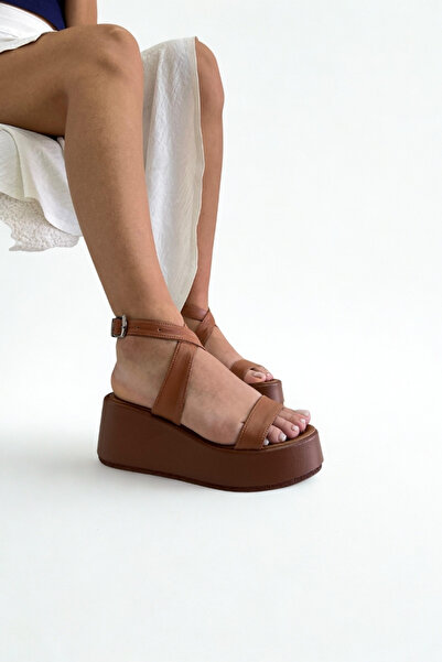 inizio Γυναικεία πέδιλα Tan Skin Wedge Heel V4222