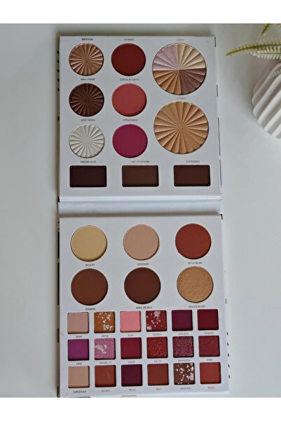 Kerry Rose Professional eyeshadow makeup set