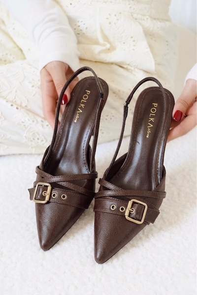 POLKA STORE Γυναικεία παπούτσια με μυτερή μύτη, λεπτομέρεια από κάψουλες και ...