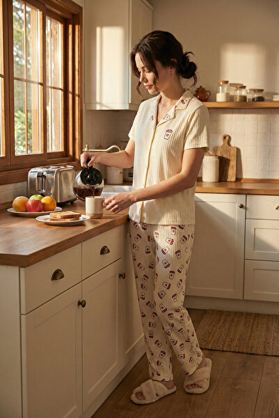 Lela Σετ πιτζάμες με κοντό μανίκι με γιακά πουκάμισο κανονικής εφαρμογής ΣΕΤ ...