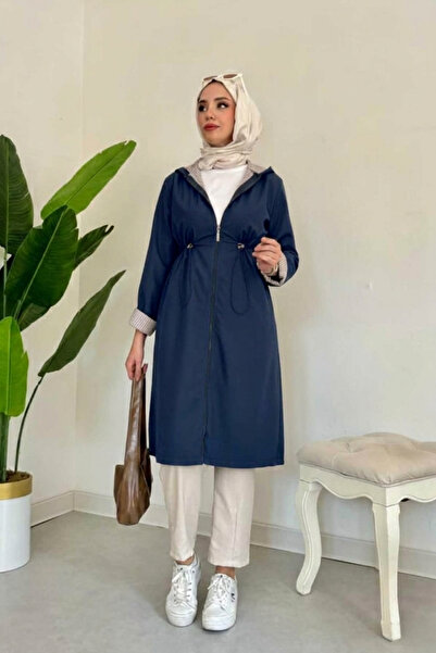 Tesettür Diyarı Γυναικεία καμπαρντίνα με φερμουάρ μέσης με λεπτομέρεια από κα...