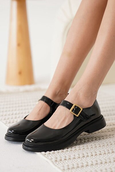 TRENDELLA Μαύρα λουστρίνια παπούτσια Mary Jane με λεπτομέρεια με αγκράφα TR09...