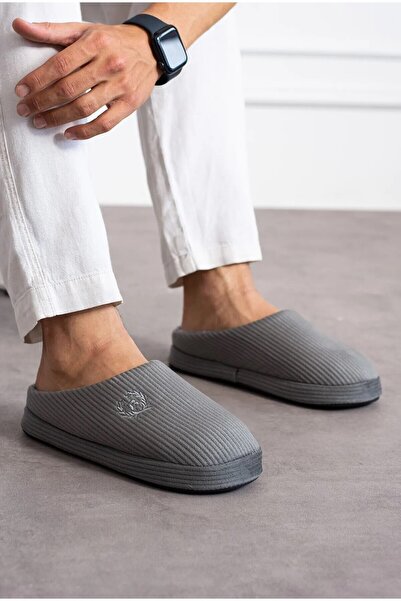 White Style Moda Ανδρικές παντόφλες για το σπίτι με μοντέρνο κέντημα από βελο...