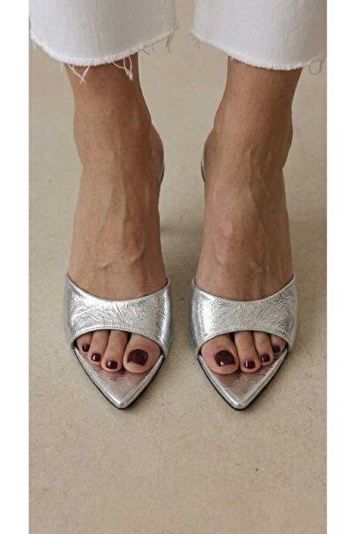Luvesta Shoes LUVESTASHOES SİVRİ BURUNLU TOPUKLU TERLİK