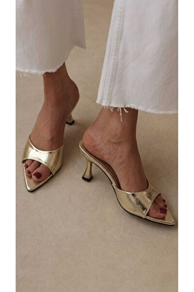 Luvesta Shoes LUVESTASHOES SİVRİ BURUNLU TOPUKLU TERLİK GOLD