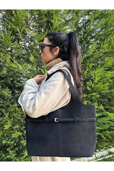 lalettobags Γυναικεία τσάντα ώμου από σουέτ με λεπτομέρεια ζώνης σε μοντέλο λ...