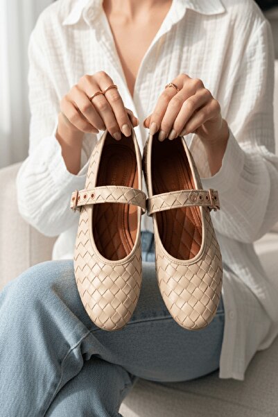 DİVOLYA Μπεζ πλεκτές μπαλαρίνες (2 εκ.) με οβάλ μύτη για καθημερινή χρήση