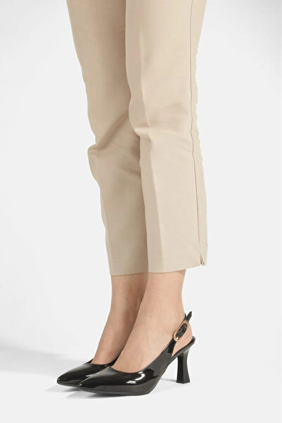 İZCE MODA Γυναικείο λουστρίνι με μυτερό τακούνι με λουράκι στον αστράγαλο