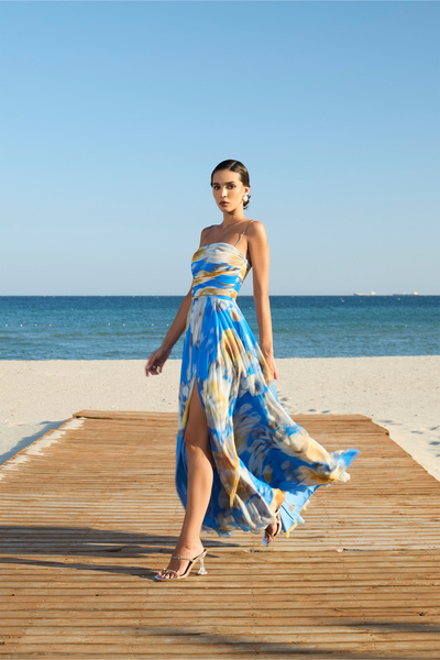 Carmen Βραδινό φόρεμα με στάμπα με μπλε λουράκι