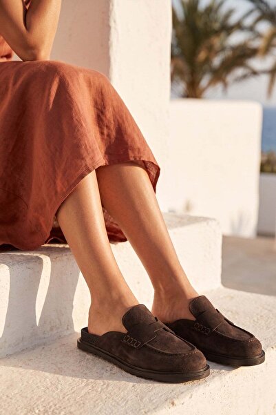Modezya Γυναικείες παντόφλες Star Brown Suede με λεπτομέρεια ζώνης, επίπεδη σ...