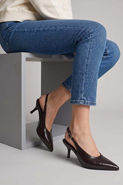 Modezya Γυναικεία παπούτσια με τακούνι Laura Brown ματ με μυτερή μύτη και ζών...