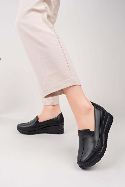 Castle Black 22513 Pantofi de damă cu toc cu pană din piele naturală neagră