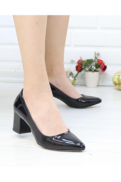 Nesil Shoes حذاء نسائي بكعب يومي من الجلد الأسود اللامع Bln 410