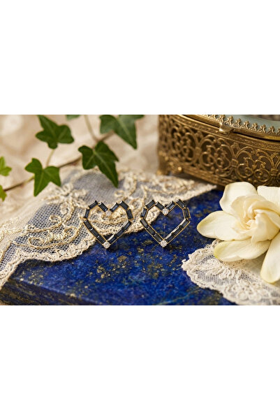 Shiklik MODA أقراط قلب أنيقة مرصعة بالأحجار اللامعة
