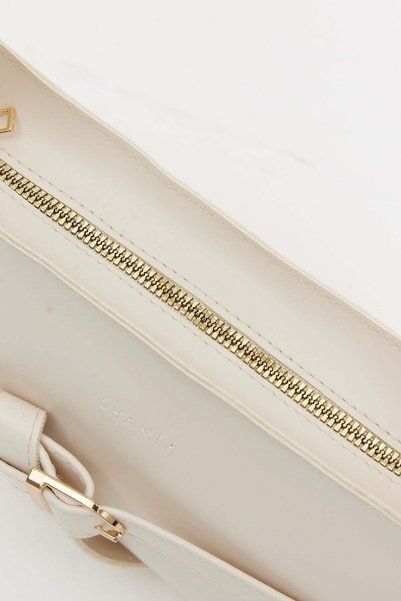 Shanta Cream d60 buckle detailed zippered minimal design modern style daily women's shoulder and baguette bag