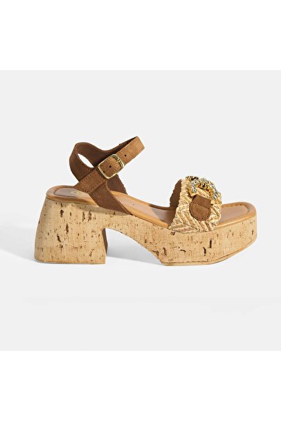 Desa Γυναικεία Μπεζ Ψάθινα Σανδάλια με Λεπτομέρεια Πόρπης με τακούνι