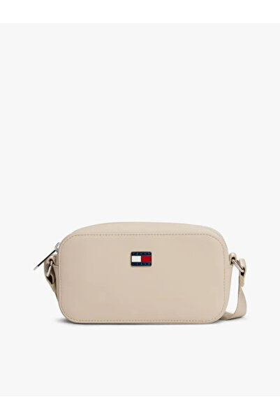 Tommy Hilfiger Kadın Ayarlanabilir Omuz Askılı TH Logo İmzalı Bej Omuz Çantası