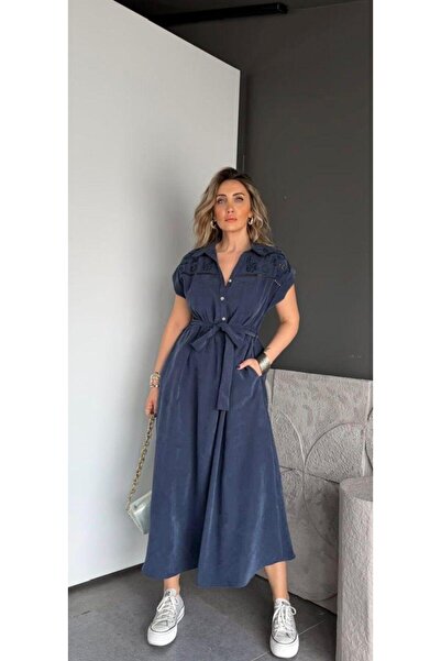 EGZOTİK ASORTİK Φόρεμα με κουμπιά και κεντημένη ζώνη με λουλούδια