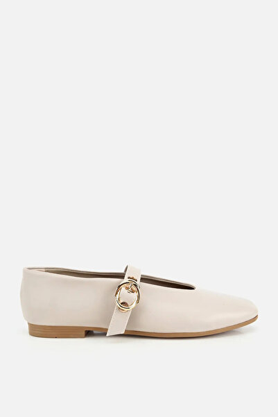 Cochines Γυναικείες μπαλαρίνες σε nude μπεζ χρώμα με χρυσές αγκράφες και λουρ...