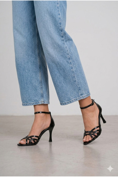 ÜNAL ÖZER ΓΥΝΑΙΚΕΙΑ ΜΑΥΡΑ ΛΑΚΑΡΙΣΜΕΝΑ ΔΕΡΜΑΤΙΝΑ ΠΑΠΟΥΤΣΙΑ ΜΕ ΛΕΠΤΟΜΕΡΕΙΑ ΛΟΥΡ...