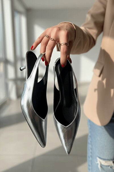 DURUNUN BUTİĞİ Vinto Silver Γυναικεία Παπούτσια (με τακούνι 3 εκ.) με μυτερή ...