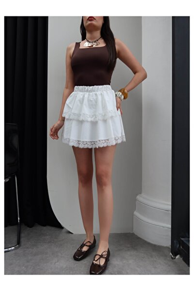 ESRAHELVACI Μίνι σορτς φούστα με δαντελένια λεπτομέρεια και στρώσεις