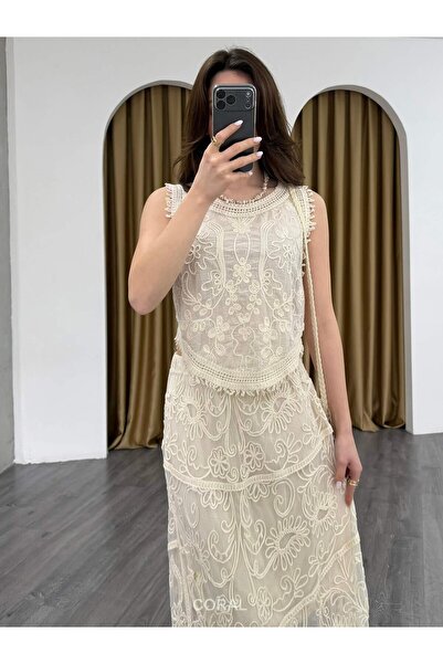 Coral Sequin Embroidered Sleeveless Blouse 39729 Natural