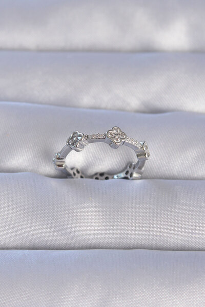 Twin Store Brass Silver Color Zircon Stone Clover Model Adjustable Ring