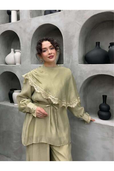 Cardella Κομψό και στυλάτο σετ με δαντέλα Yasmin και λεπτομέρεια από μανδύα, ...