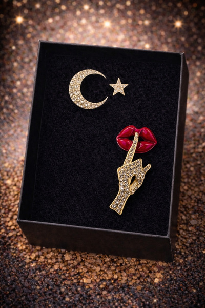 PULİNİN DÜKKANI Kuaför Broşu – Gümüş Renk Makas & Tarak Detaylı Zarif Tasarım