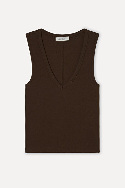 Mudo Fitted V-Neck Tank Top