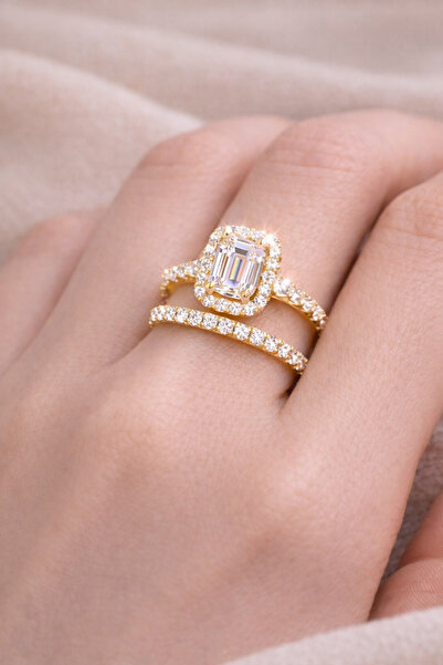Crystal Diamond Zirconia Şık led kutusunda 2 karat baget ve tamtur yüzük