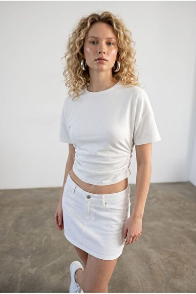 Crystal Life Κοντομάνικο τοπ με σούρες στο πλάι