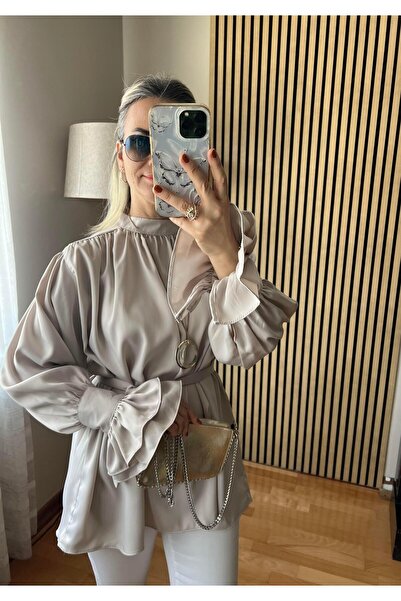 Cardella Σατέν μπλούζα Saphira με λεπτομέρεια από βολάν, συμβατή με χιτζάμπ, ...