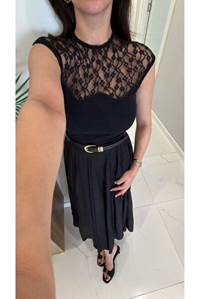 BİRCANÇİL Solwe Black Sleeveless Lace Blouse