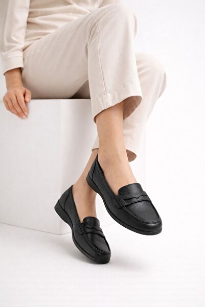 Slipcat Comfortable and Stylish Loafer Mom Shoes with Timeless Design Suitabl...