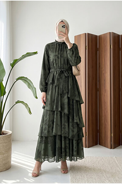 MODAQU فستان شيفون بتنورة متعددة الطبقات وحزام مبطن - كاكي