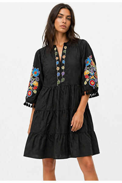 Nobrand Μαύρο φαρδύ φόρεμα με φλοράλ κεντήματα, μανίκια 3/4 και κρόσσια