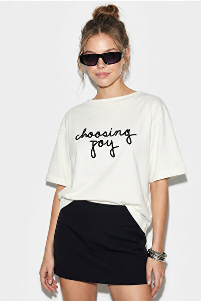 Bianco Lucci Γυναικείο T-Shirt με Κεντημένα Γράμματα και Λαιμόκοψη Kayak 6038...