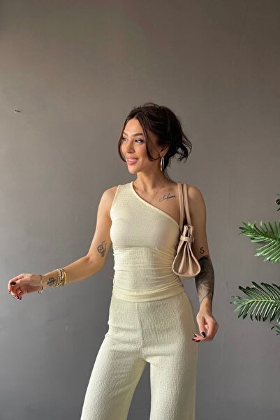 Auroveen Ασύμμετρη μπλούζα με έναν ώμο, παντελόνι με φαρδιά μπατζάκια, υφή με...