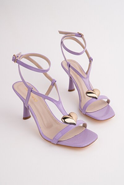 MUGGO Γυναικεία σανδάλια HEART με λεπτό τακούνι και αξεσουάρ καρδιάς